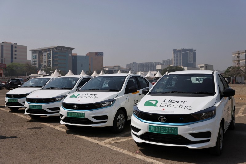 Uber thưởng 4.000 USD cho tài xế chuyển sang xe điện