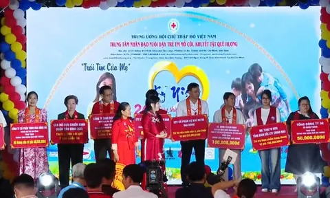 Trung tâm Nhân đạo Quê Hương tổ chức kỷ niệm 24 năm ngày thành lập