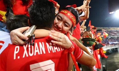 Vợ Duy Mạnh, Xuân Mạnh khóc khi Việt Nam vô địch ASEAN Cup 2024