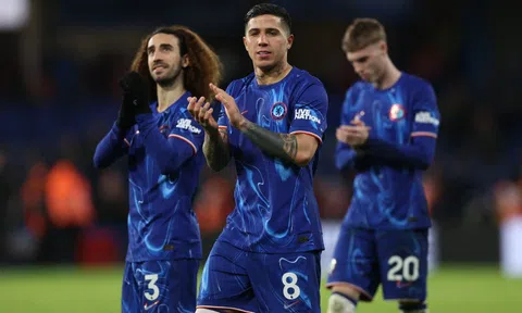 Chelsea đẩy Man City khỏi top 4