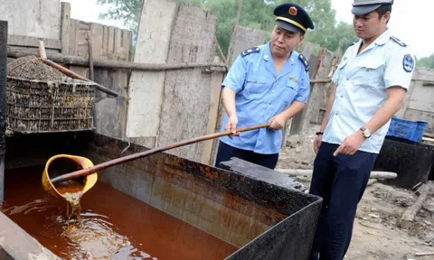 Lãnh án tử hình vì bán dầu thải: Hé lộ góc tối đáng sợ và cú ngoặt cho cuộc chiến chống "dầu cống rãnh" len lỏi vào những bữa cơm của cả tỷ người