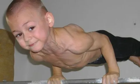 Những 'quái vật thể hình' nhí giờ ra sao?