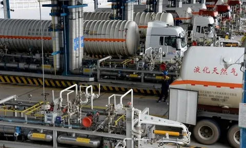 Dự án khí đốt 21 tỷ USD bị ‘ế’ vì dính lệnh trừng phạt, Nga liền giảm giá sâu 40%, lập tức có ngay khách sộp mua tới 14 lô