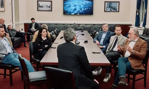 Phim tài liệu mới về hiện tượng bí ẩn UFO được trình chiếu tại Quốc hội Mỹ