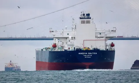 Gần 50 triệu thùng dầu Nga 'trôi nổi' trên biển: Chuyện gì đang xảy ra?