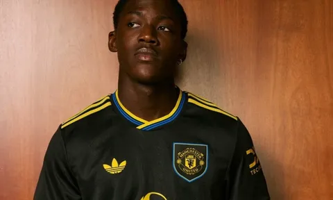 Mainoo nổi giận với MU