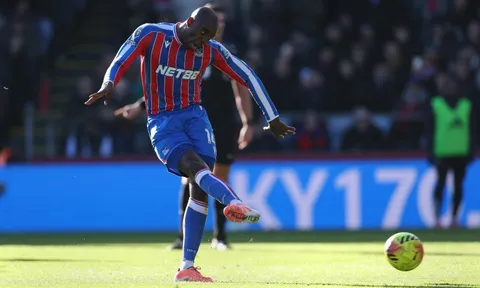 Luật mới khiến MU thủng lưới trước Crystal Palace