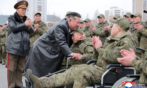 Ông Kim Jong Un tuyên dương binh sĩ Triều Tiên trở về từ chiến trường Nga