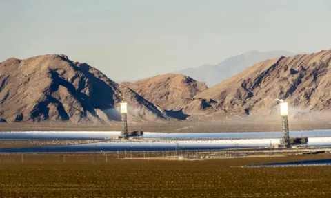 Mỹ ‘ngậm đắng nuốt cay’ đánh mất kho báu 2 tỷ USD trải rộng bằng 1.820 sân bóng đá giữa sa mạc: Công nghệ đỉnh cao thế giới tụt hậu sau vài năm, đốt tiền tỷ không sinh lời