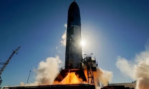 Cú sốc của SpaceX: Tàu Starship bất ngờ phát nổ giữa không trung, tính mạng của 450 hành khách bị đe dọa