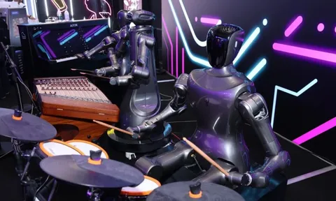 Ban nhạc robot Trung Quốc chạy sô Tết 'bở hơi tai'