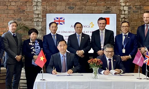 Thủ tướng chứng kiến VNVC ký hợp đồng mua hơn 25 triệu liều vaccine của Astrazeneca