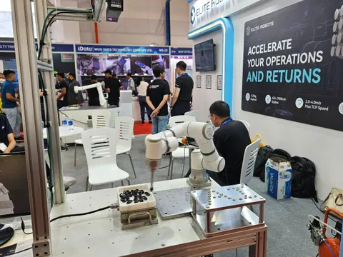 Triển lãm VIMF 2023 đã thu hút hơn 15.000 khách hàng đến tham quan