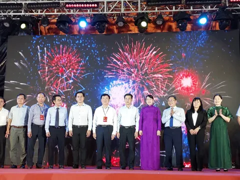 Hoạt động kỷ niệm 20 năm sẽ tạo sức bật lớn hơn cho sự phát triển nhanh, bền vững của quận Tân Phú