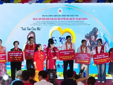 Trung tâm Nhân đạo Quê Hương tổ chức kỷ niệm 24 năm ngày thành lập