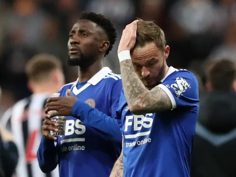Vì sao rớt hạng chưa phải thảm họa với Leicester?