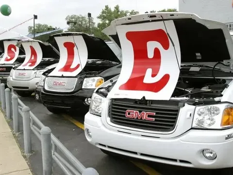 Cơn sốt xe điện liệu có thể đẩy xe xăng ra rìa cuộc chơi: Giá xe cũ bảo “không”