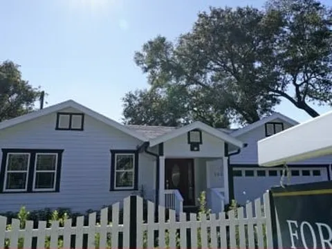 Bị cấm mua đất, công dân Trung Quốc ở Mỹ kiện bang Florida