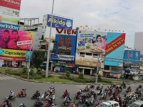 Rà soát trụ, bảng quảng cáo ngoài trời trái phép