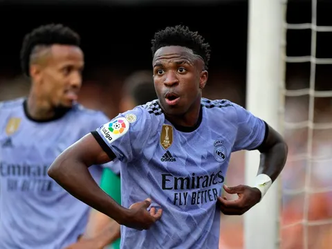 Eto'o, Vinicius và 17 năm bị phân biệt chủng tộc ở Liga