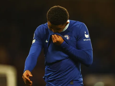 Thảm bại của Chelsea là bài học cho MU