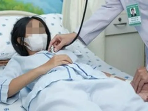 Mẹ đi khắp nơi tìm 600 triệu đồng cứu con gái mắc bệnh hiểm phải "sửa tim"