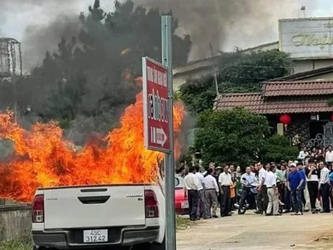 Ô tô phát nổ, cháy rụi ở Lâm Đồng, lái xe tử vong tại chỗ