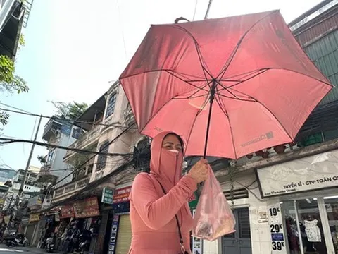 Miền Bắc, miền Trung nắng nóng kéo dài