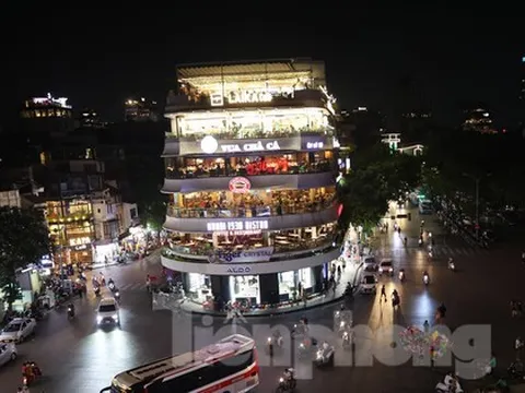 Đường phố Hà Nội bỗng tối om vì phải cắt giảm điện