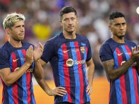 Khủng hoảng tài chính vẫn phủ bóng đen lên Barca