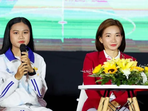 Nguyễn Thị Oanh nhận giải 'Cảm hứng SEA Games 32'