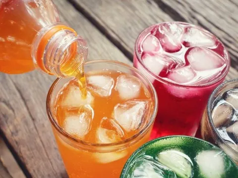 WHO khuyến nghị tăng thuế với đồ uống có cồn hoặc chứa nhiều đường