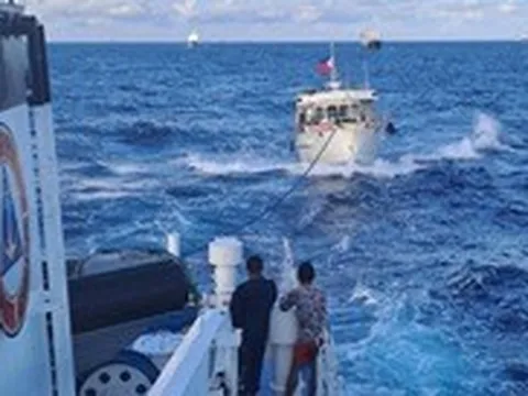 Trung Quốc, Philippines và Mỹ cùng lúc tuần tra Biển Đông