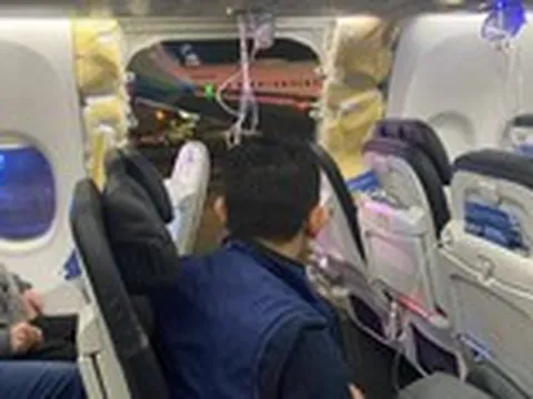 Boeing 737 MAX 'toang' cửa thoát hiểm trên trời, lại bị hãng hàng không Mỹ ngưng dùng