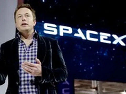 Elon Musk phản pháo nghi vấn dùng ma túy khi họp ở SpaceX