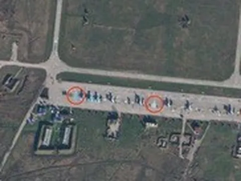 Nga vẽ máy bay chiến đấu giả tại các sân bay để lừa drone Ukraine?