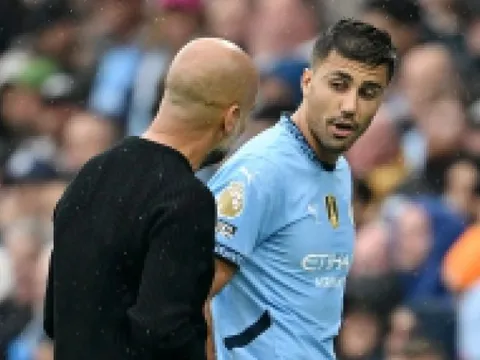 Pep bi quan về Rodri