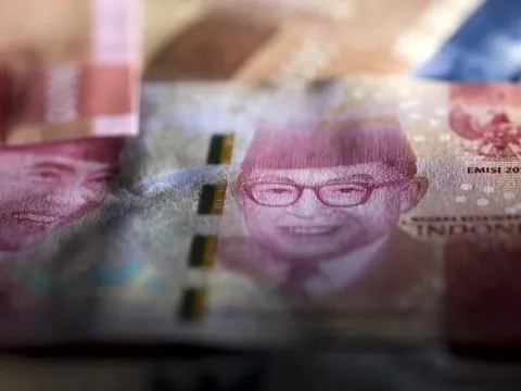 Tỷ phú ở nước láng giềng Việt Nam đồng loạt xuống tiền mua loại tài sản với lãi suất siêu thấp để thể hiện lòng yêu nước