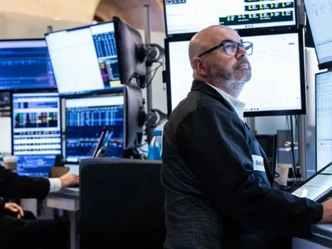 Chứng khoán Mỹ tăng vọt, S&P 500 lập đỉnh chưa từng có 6.700 điểm: Nhà đầu tư hy vọng điều gì?