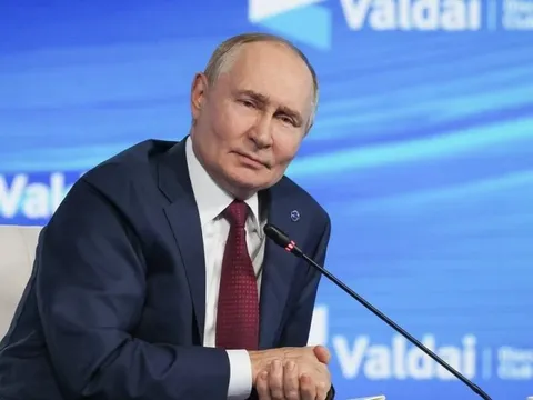 Tổng thống Nga Putin gửi lời đến châu Âu, bình luận về phát ngôn 'hổ giấy' của Tổng thống Mỹ Trump