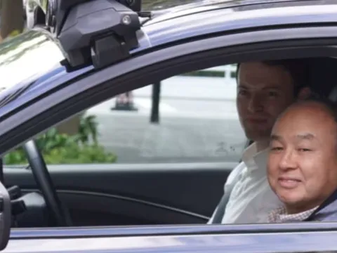 Masayoshi Son rót 1,05 tỷ USD cho một chàng trai 32 tuổi, khẳng định người này sẽ tạo ra 'cuộc cách mạng 2 thế kỷ mới có một lần với ngành ô tô'
