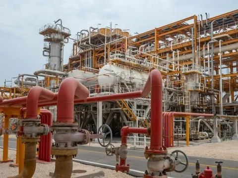 Vừa chốt mua hơn 40 tỷ USD LNG từ Mỹ, một khách 'sộp' lại ngỏ ý mua 50 tỷ m³ khí đốt từ quốc gia BRICS, tuyên bố muốn tiếp tục nhập khẩu trong nhiều năm tới
