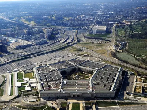 Mỹ tiếp tục tấn công tàu nghi chở ma túy ở Caribe, lần đầu tiên có người sống sót