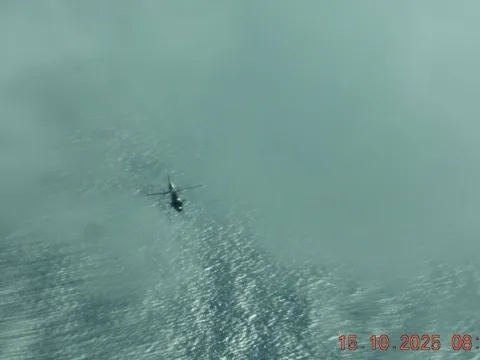 Philippines và Trung Quốc chạm trán trên không ở Scarborough