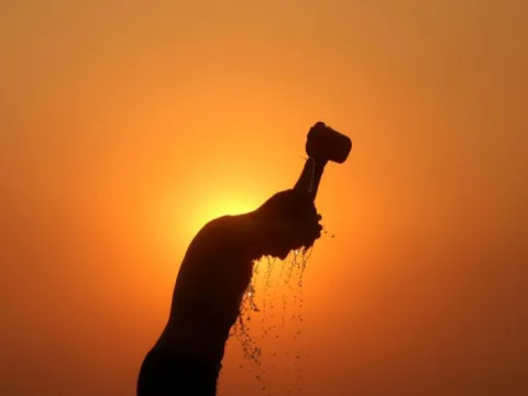 Người gánh hậu quả nặng nề nhất của biến đổi khí hậu: 900 triệu người nghèo