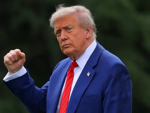 Ông Trump thừa nhận Trung Quốc là đối thủ mạnh, thuế 100% không bền vững