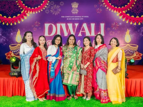 Lung linh Lễ hội Ánh sáng Diwali giữa TP.HCM