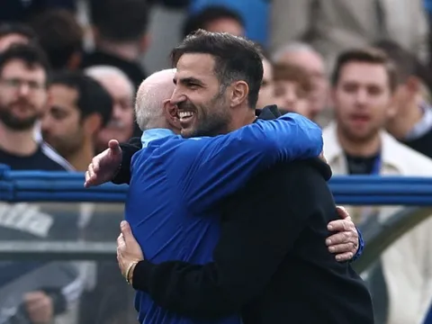 Màn đối thoại gây bão của Fabregas