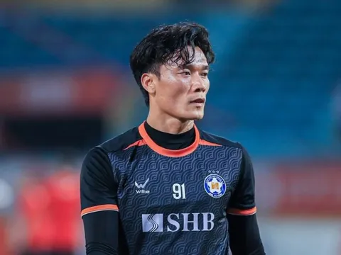 Thủ môn Bùi Tiến Dũng chấn thương nặng