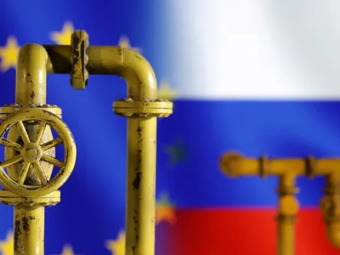 Liên minh châu Âu cấm vận chuyển khí đốt của Nga